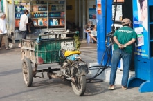 Tăng chi Quỹ bình ổn lên 2.801 đồng/lít, giữ nguyên giá xăng