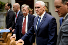 Mỹ tăng cường áp lực lên Maduro và Cuba bằng các chế tài mới