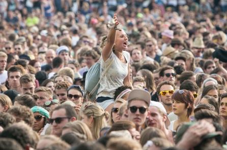 Ẩn sau mộng tưởng phúc lợi cao chính là tư duy “hợp tác xã”