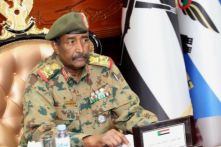 Sudan: Hội đồng quân sự bắt các thành viên chính phủ cũ