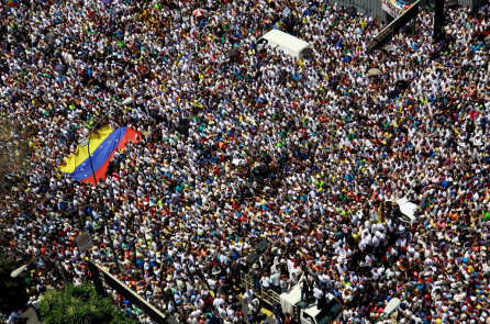Hàng chục nghìn người Venezuela biểu tình yêu cầu điện, nước và chấm dứt chế độ Maduro