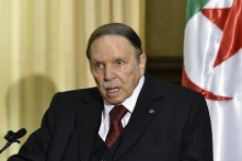 Tổng thống Algeria từ chức sau đại biểu tình