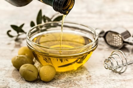 7 lợi ích sức khỏe tuyệt vời đã được nghiên cứu của dầu ô liu