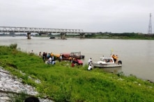 Nữ sinh lớp 12 nhảy cầu tự tử nghi bị hãm hiếp