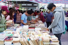 Người Việt đọc bình quân 1 quyển sách/năm, nhưng dành 4 tiếng/ngày cho Facebook