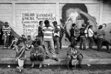 Vụ tự sát của Venezuela: Những bài học từ một quốc gia thất bại