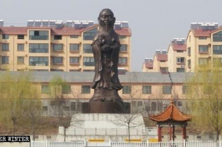 Đằng sau công trình kỳ dị: Đầu Khổng Tử, thân Bồ Tát