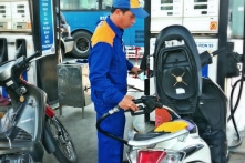 Giá xăng giảm nhẹ từ 15h ngày 16/10