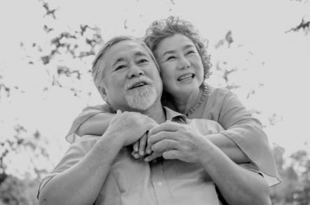 Câu chuyện tình yêu xúc động của ông bà nội