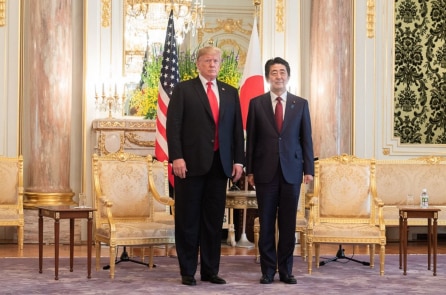 Ông Trump thúc ép Nhật Bản về thương mại
