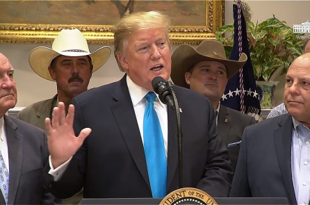 TT Trump: Huawei rất nguy hiểm