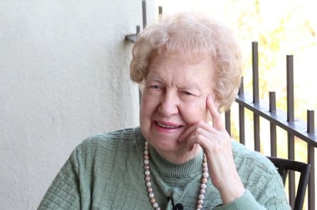 Người sáng lập ‘thôi miên hồi quy’: UFO và sự sống trên các hành tinh khác