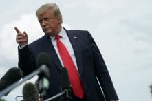 Trump nói chế tài mới áp lên Iran sẽ bắt đầu vào thứ Hai