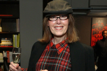 Ông Trump bị phạt 83,3 triệu USD trong vụ kiện phỉ báng, thề sẽ kháng cáo