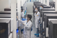 Công ty liên kết với quân đội TQ cung cấp bộ xét nghiệm COVID và thu thập DNA của người Mỹ