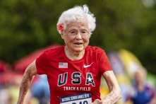Cụ bà 103 tuổi lại đạt giải quán quân cuộc thi chạy 100m