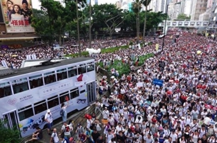 1,03 triệu người dân Hồng Kông diễu hành phản đối luật dẫn độ sang Trung Quốc