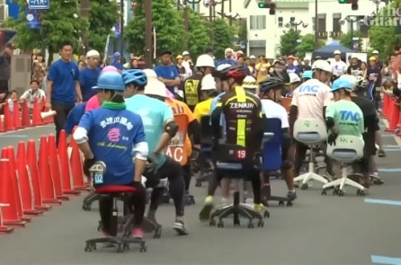 Thú vị cuộc thi “đua ghế văn phòng” ở Nhật (video)