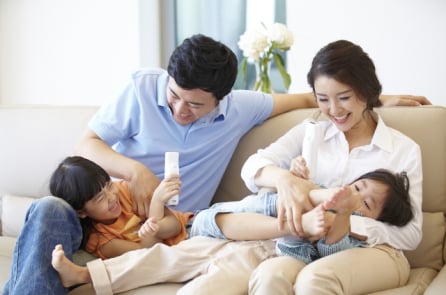 Giáo sư Stanford: Hãy khen ngợi con trẻ trong 12 trường hợp này