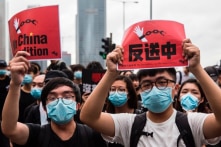 Báo Trung Quốc đổi trắng thay đen, loan tin người Hồng Kông ‘biểu tình chống Mỹ’