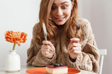 8 dấu hiệu cho thấy bạn đang ăn quá nhiều đường