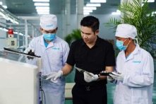 Tập đoàn Sharp Nhật Bản sẽ kiện Asanzo vì giả mạo bằng chứng