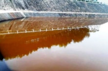 Nước tại đập dâng Ngàn Trươi – Cẩm Trang chuyển vàng, bốc mùi hôi thối