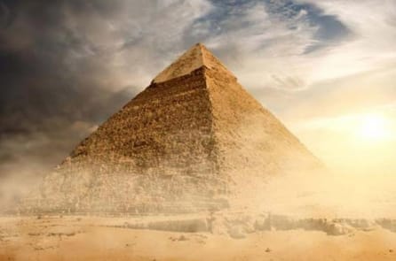 Kim tự tháp Giza có phải được dùng để tạo ra ánh sáng?