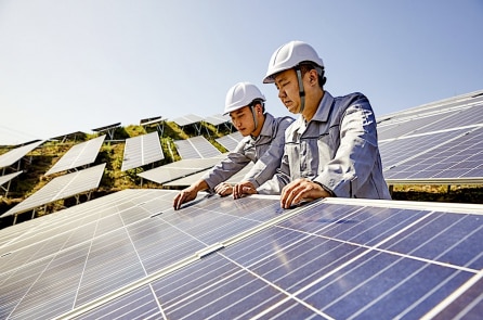 Reuters: Phát hiện ‘thiết bị truyền thông trái phép’ trong các tấm pin mặt trời của Trung Quốc