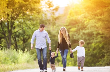 Cha mẹ hãy cho con chơi ngoài trời để ‘hấp thu’ thật nhiều lợi ích sức khỏe