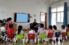 Trẻ em: Nạn nhân của chiến dịch đàn áp Kitô giáo tại Trung Quốc
