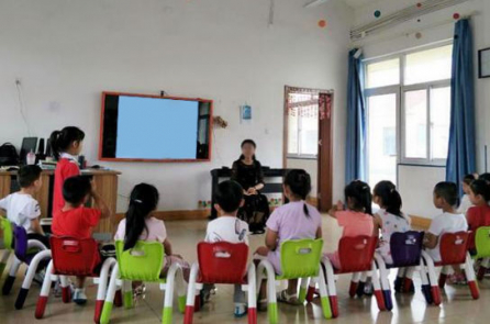 Trẻ em: Nạn nhân của chiến dịch đàn áp Kitô giáo tại Trung Quốc