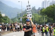 Bất chấp nguy hiểm, người Đại Lục sang Hồng Kông tham gia biểu tình