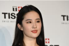 Lưu Diệc Phi ủng hộ cảnh sát Hồng Kông gây làn sóng chỉ trích của dân mạng Mỹ