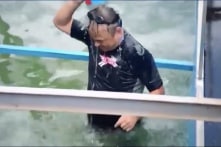 Chuyên gia Nhật bơi lội, tắm trên khu vực nước sông Tô Lịch đã được làm sạch