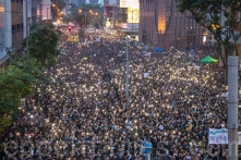 Văn phòng liên lạc Trung ương ĐCSTQ: ‘Hồng Kông thực thi CNXH là tai họa ngập đầu’