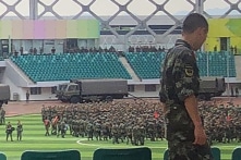 Hàng ngàn cảnh sát vũ trang ĐCSTQ diễn tập gần Hồng Kông