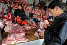 TQ: Giá thịt lợn tăng cao kỷ lục, xuất hiện hiện tượng tranh giành mua