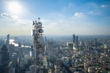 Hàng nghìn người Thụy Sỹ diễu hành phản đối mạng 5G vì lo nguy hại sức khỏe