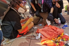 Bất chấp đe dọa từ Bắc Kinh, người Hồng Kông nhiều lần đốt quốc kỳ của ĐCSTQ