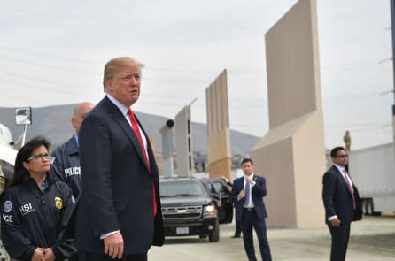 Mỹ: TT Trump được nhận điều chuyển 3,6 tỷ USD để xây tường biên giới