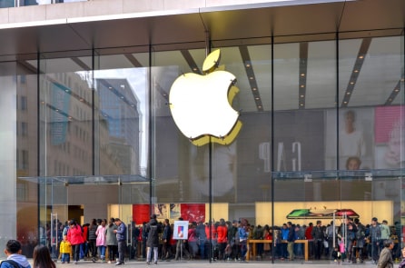 Apple đã gỡ bỏ một ứng dụng Kinh Qur’an và Kinh thánh ở Trung Quốc