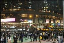 Hồng Kông tối 4/10: Người biểu tình nhiều nơi đọc “Tuyên ngôn Chính phủ lâm thời”