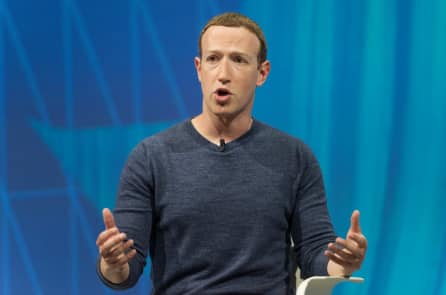 Mark Zuckerberg mạnh miệng trong cuộc họp nội bộ Facebook