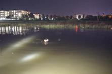 Một phụ nữ thiệt mạng do rơi xuống hồ trong triều cường