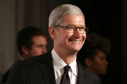 CEO Apple chúc Tết người Hoa, cách dùng từ gây tranh luận