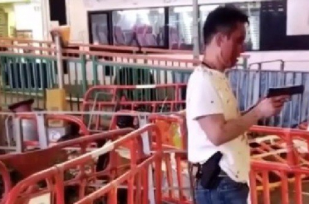 Thiếu niên 14 tuổi trúng đạn trong đêm biểu tình chống “Luật Cấm che mặt”