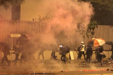 Hồng Kông: Không công khai thành phần đạn hơi cay, nhiều người hoang mang