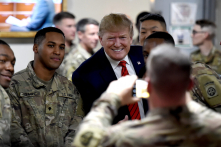TT Trump bất ngờ thăm lính Mỹ tại Afghanistan, hứa sớm đưa họ về nhà