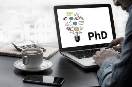 Mất 8 năm để lấy bằng tiến sĩ nhưng vẫn không kiếm được việc làm